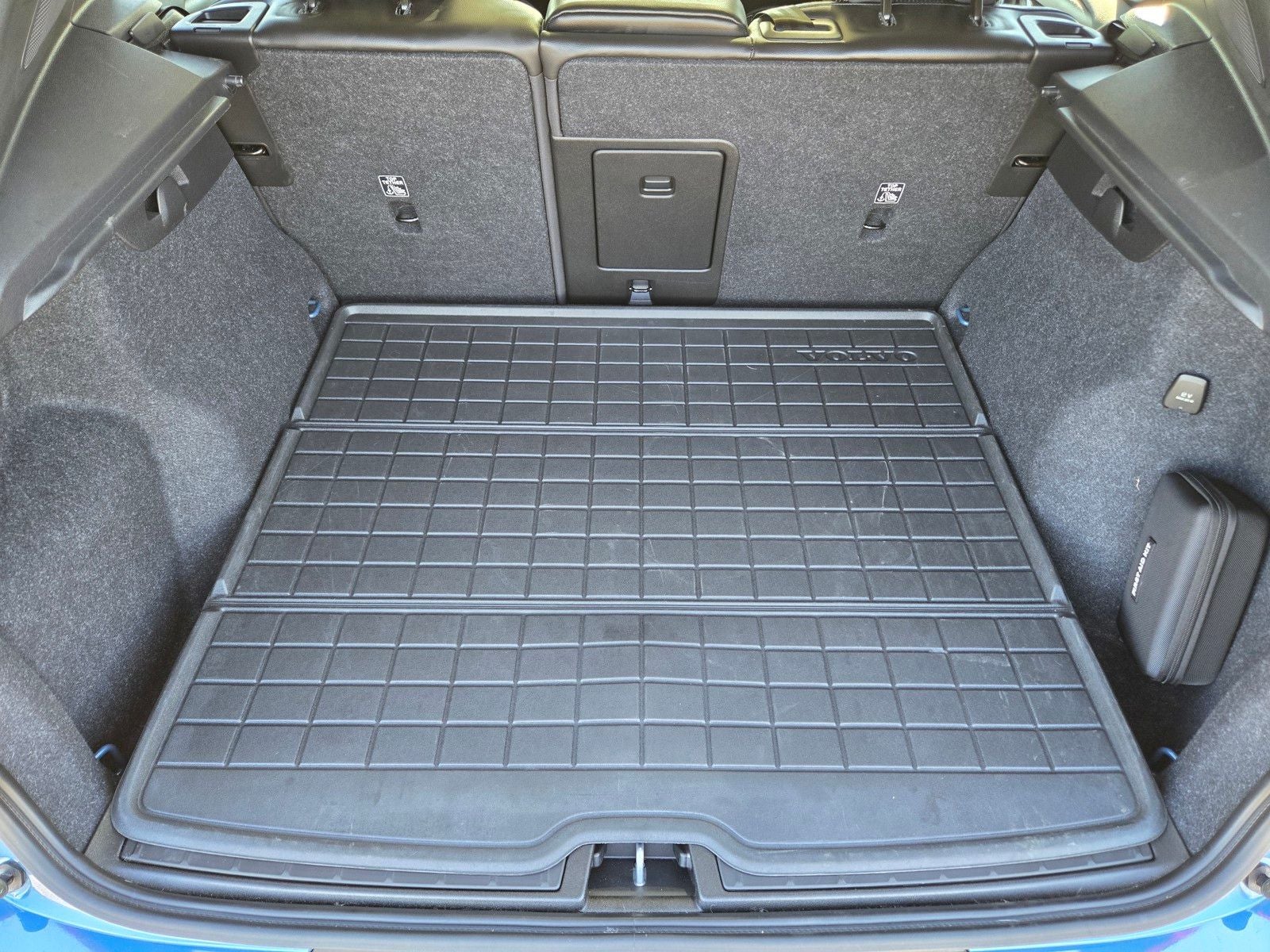 2023 Volvo XC40 Ultimate