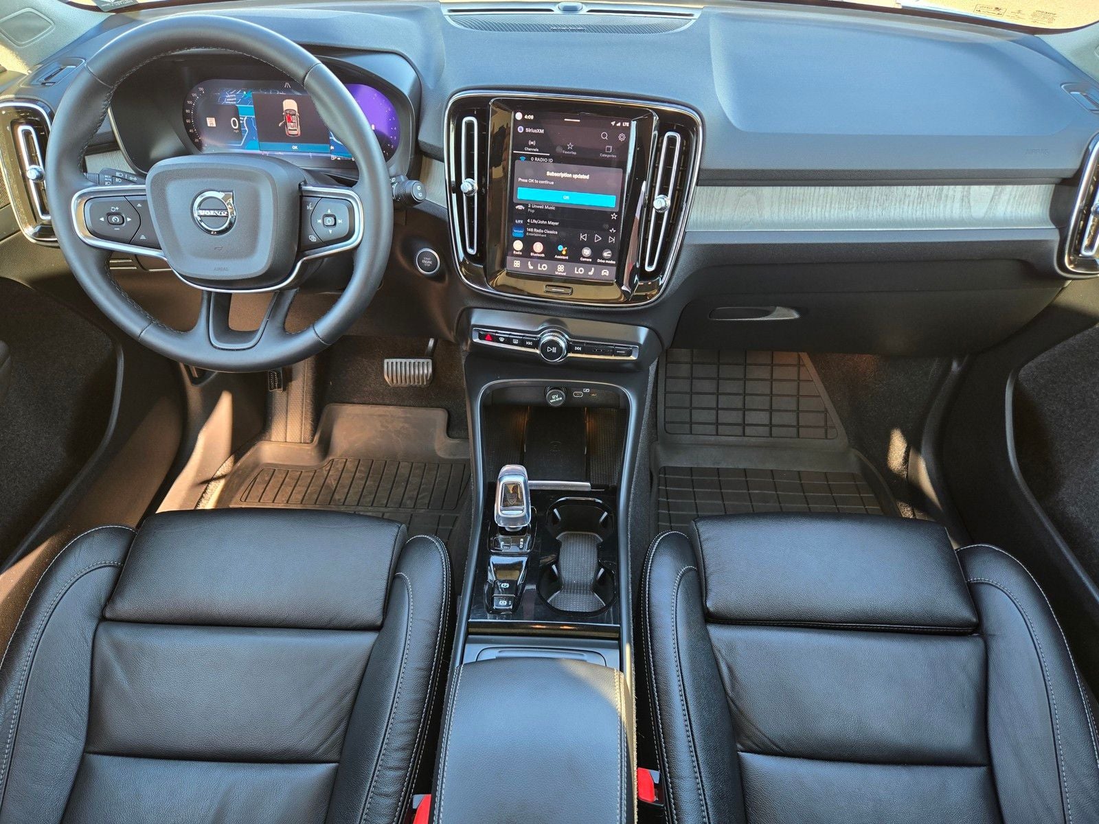 2023 Volvo XC40 Ultimate