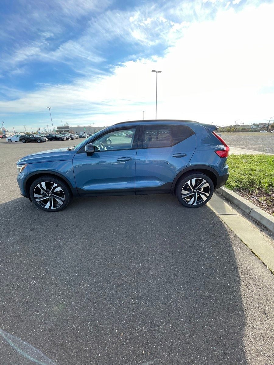 2023 Volvo XC40 Ultimate