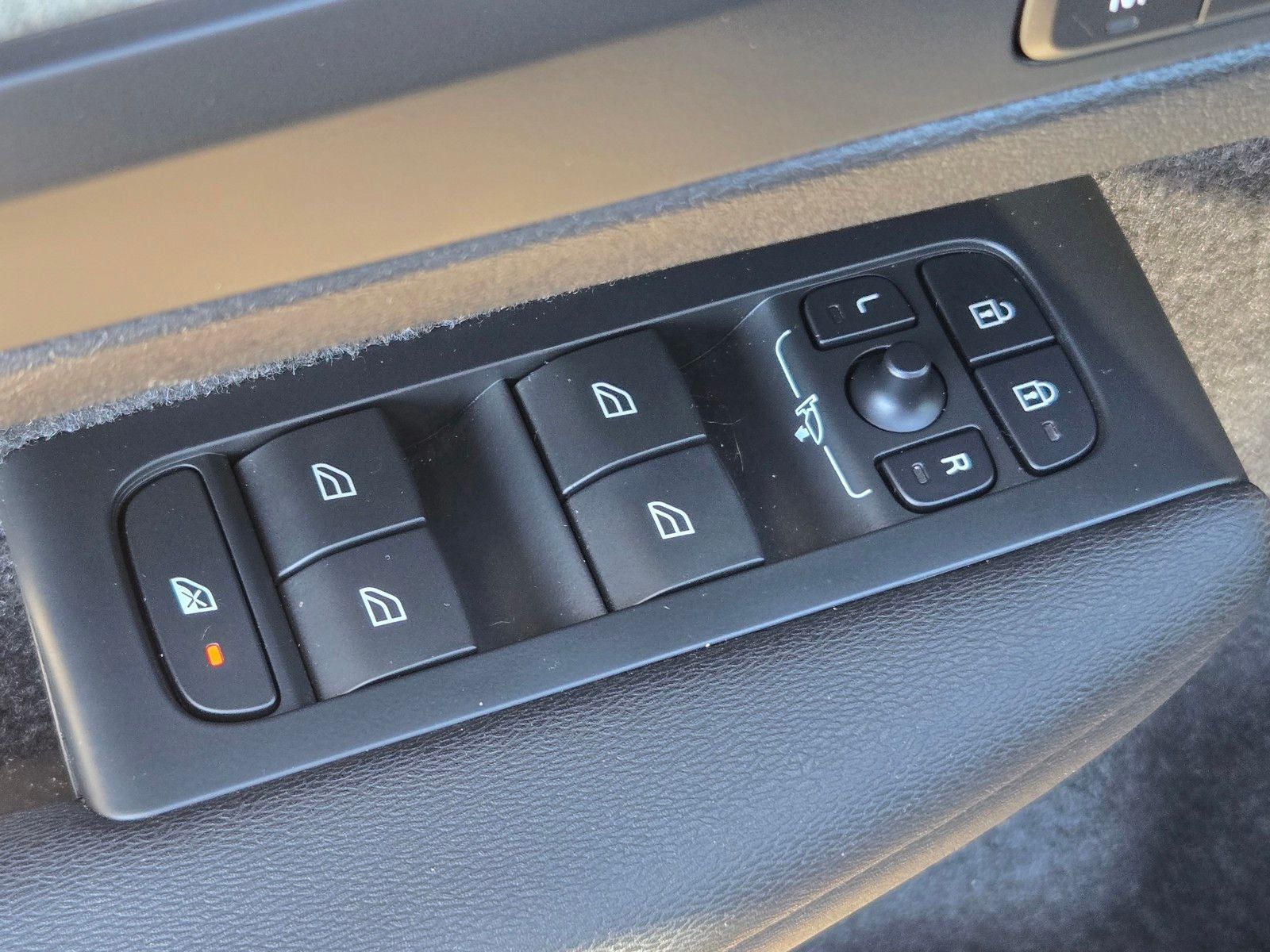 2023 Volvo XC40 Ultimate