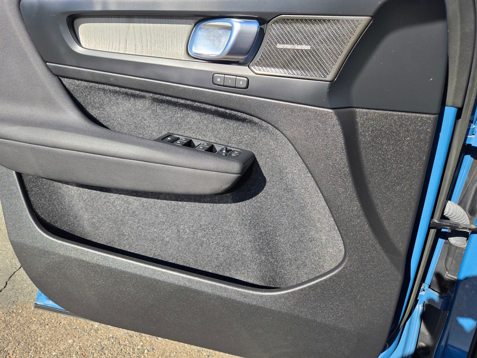 2023 Volvo XC40 Ultimate