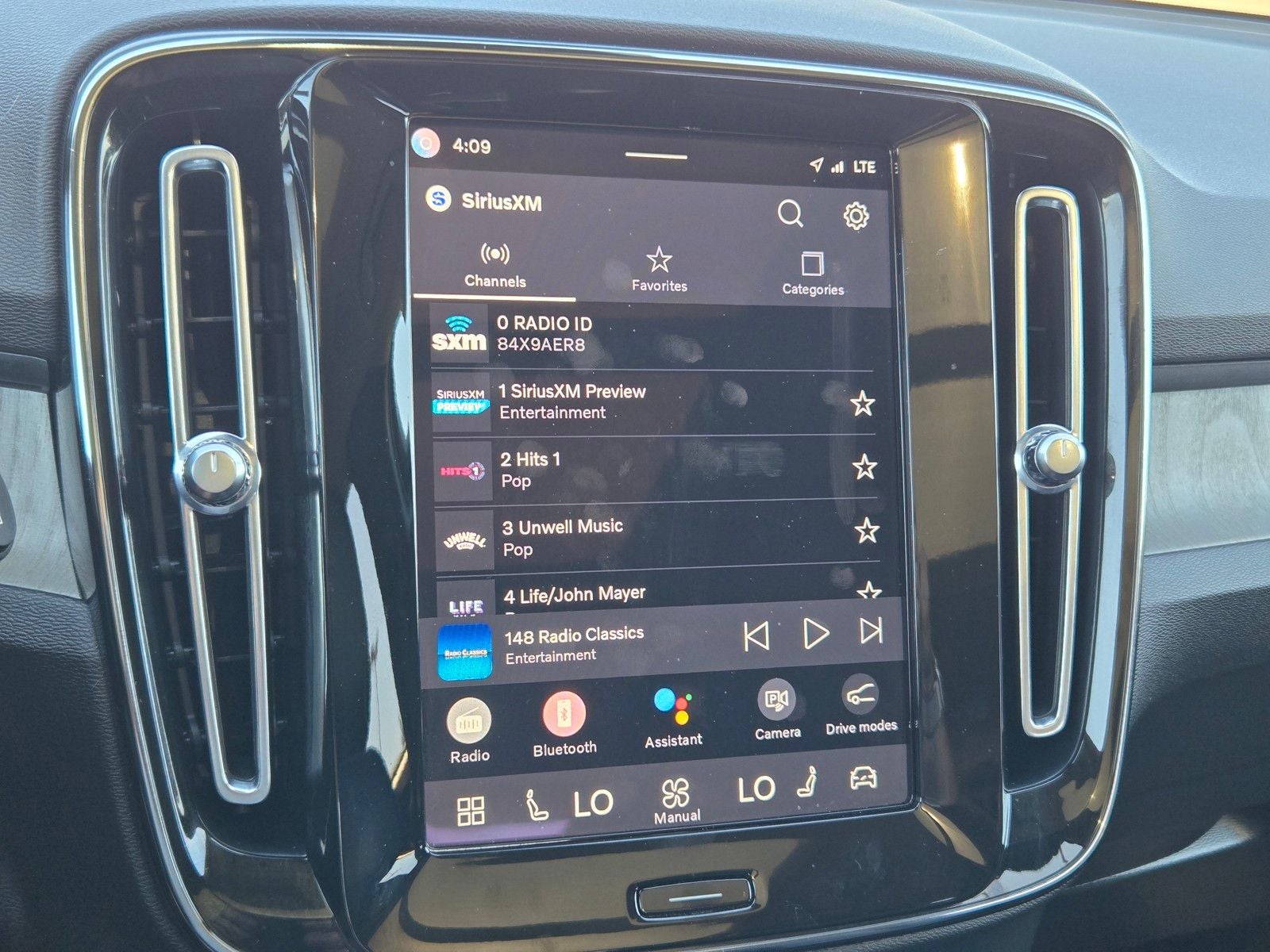 2023 Volvo XC40 Ultimate