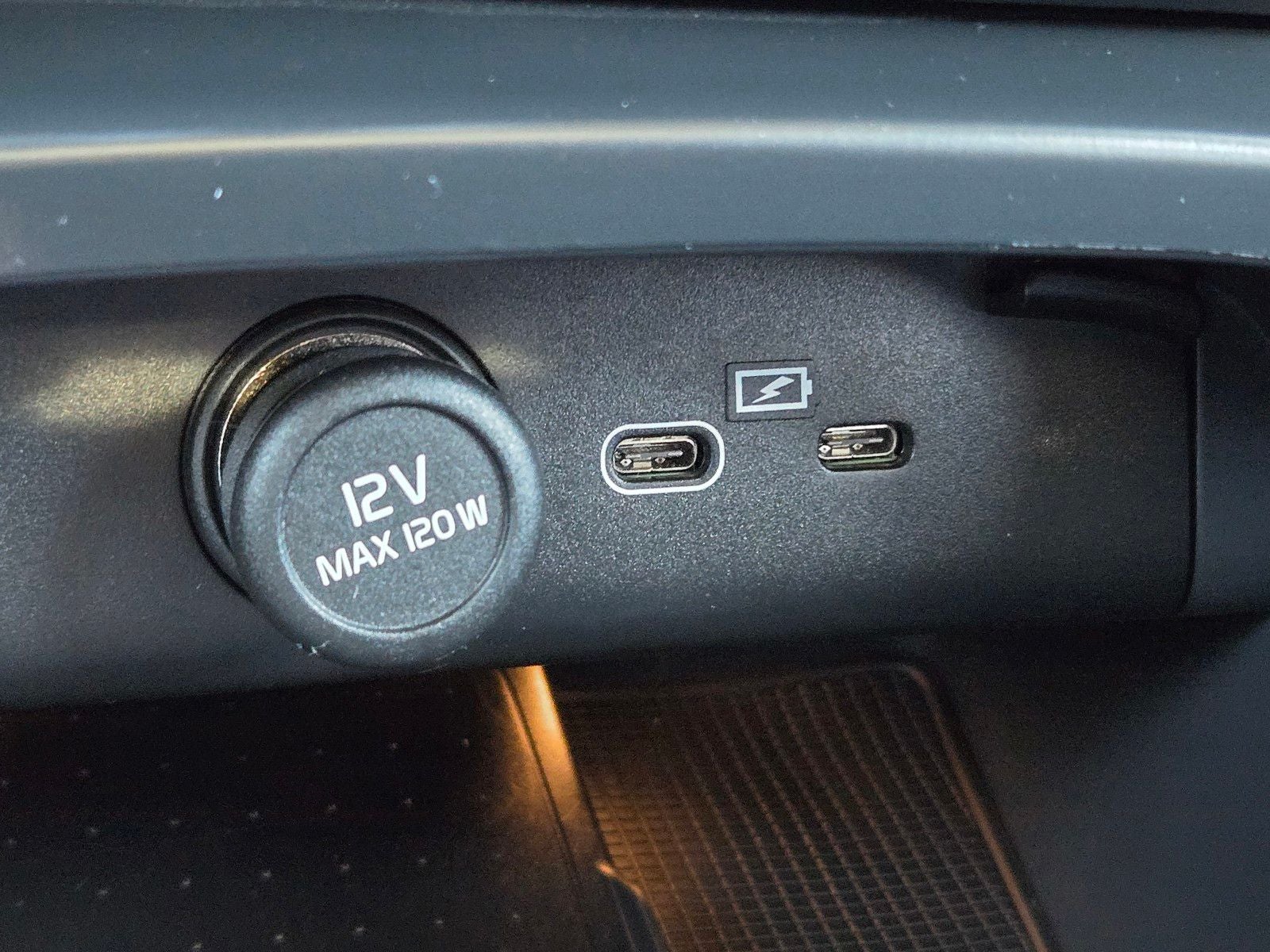 2023 Volvo XC40 Ultimate