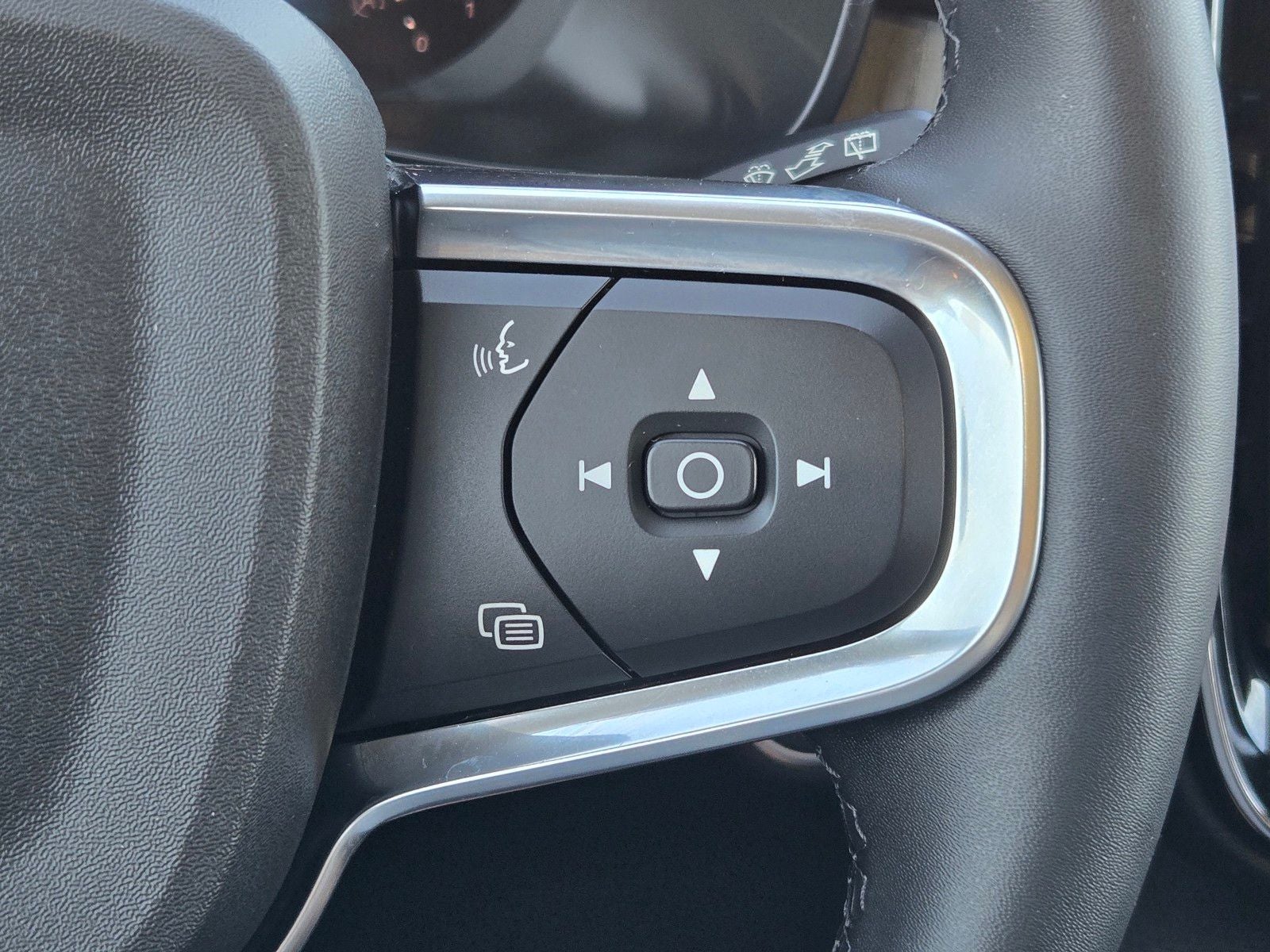 2023 Volvo XC40 Ultimate