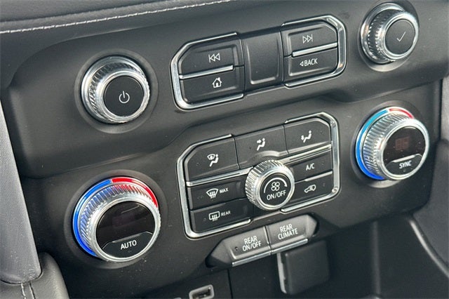 2023 GMC Yukon XL SLE