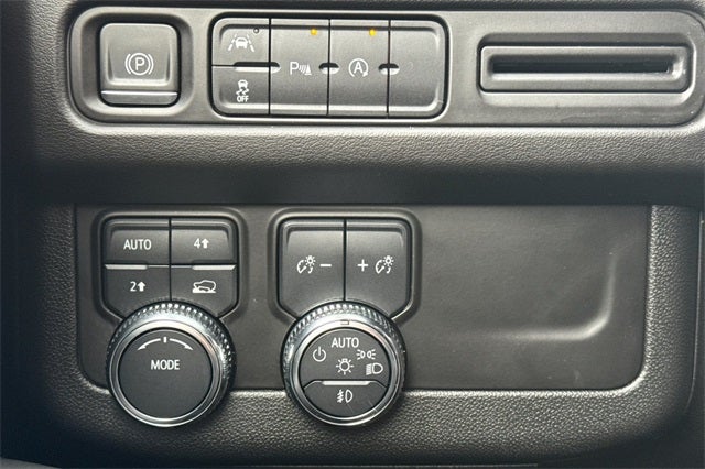 2023 GMC Yukon XL SLE