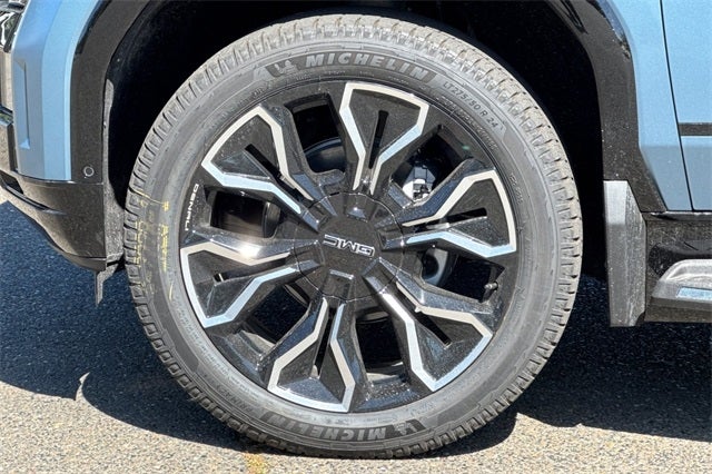 2025 GMC Sierra EV Denali