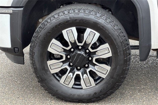 2025 GMC Sierra 3500HD Denali