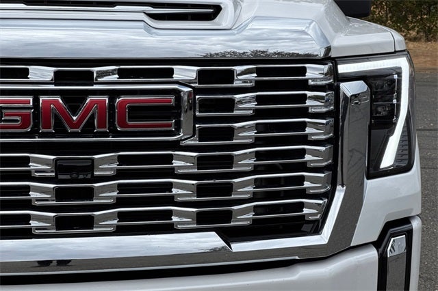 2025 GMC Sierra 3500HD Denali