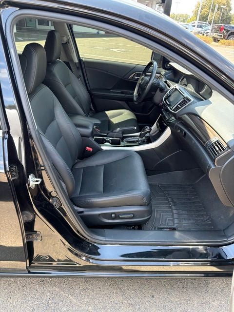 2016 Honda Accord EX-L w/Navigation and Honda Sensing