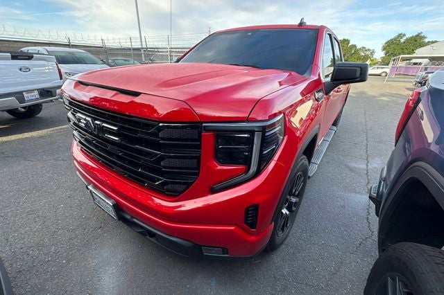 2025 GMC Sierra 1500 Elevation