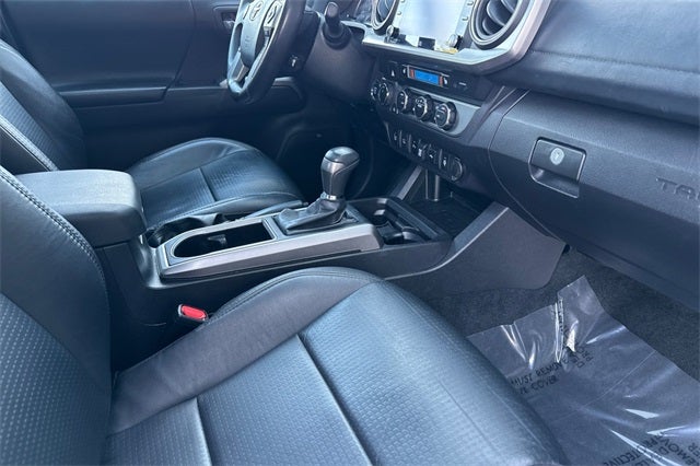 2022 Toyota Tacoma Limited V6