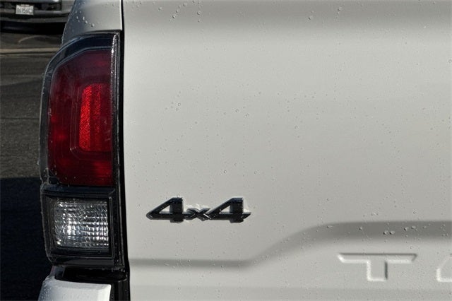 2022 Toyota Tacoma Limited V6