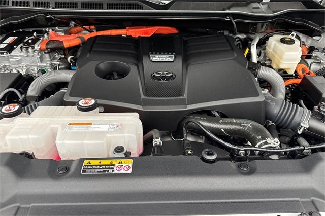 2025 Toyota Tundra Hybrid Platinum