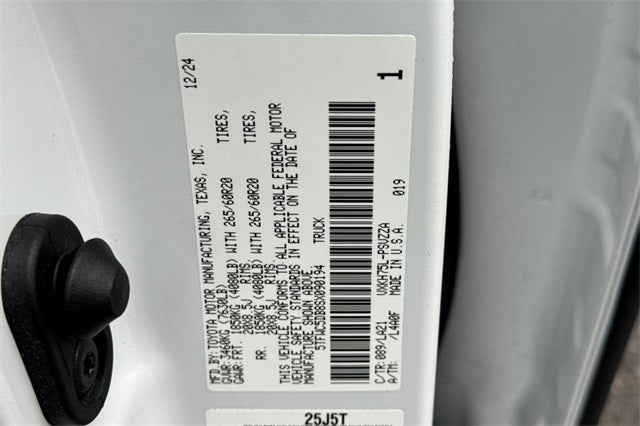 2025 Toyota Tundra Hybrid Platinum