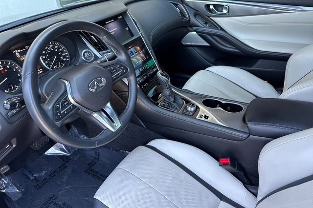 2022 INFINITI Q60 LUXE