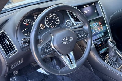 2022 INFINITI Q60 LUXE