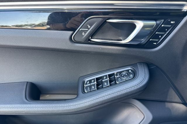 2018 Porsche Macan Base