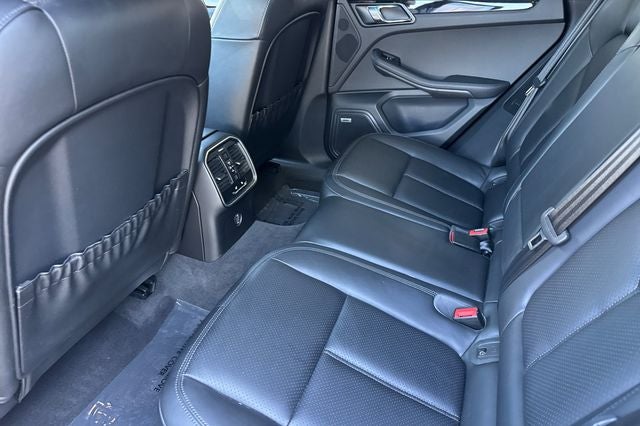 2018 Porsche Macan Base