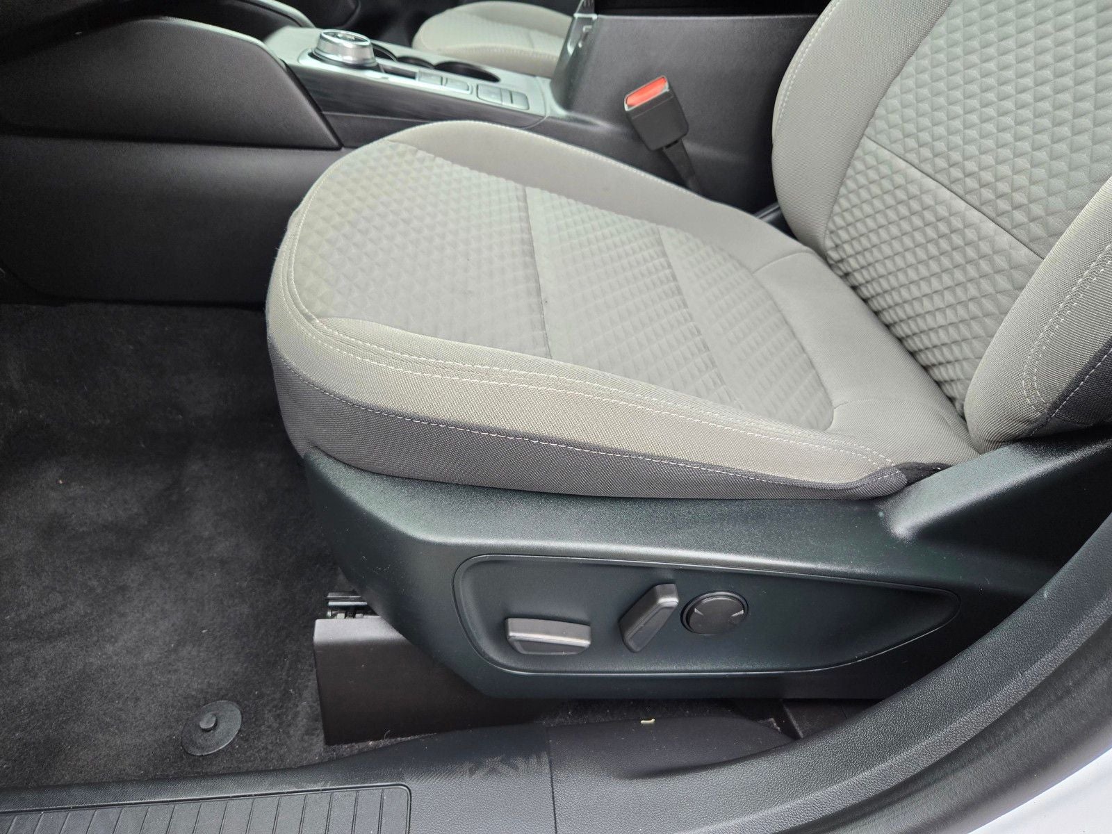 2022 Ford Escape Hybrid SE