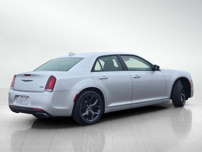 2021 Chrysler 300 Touring