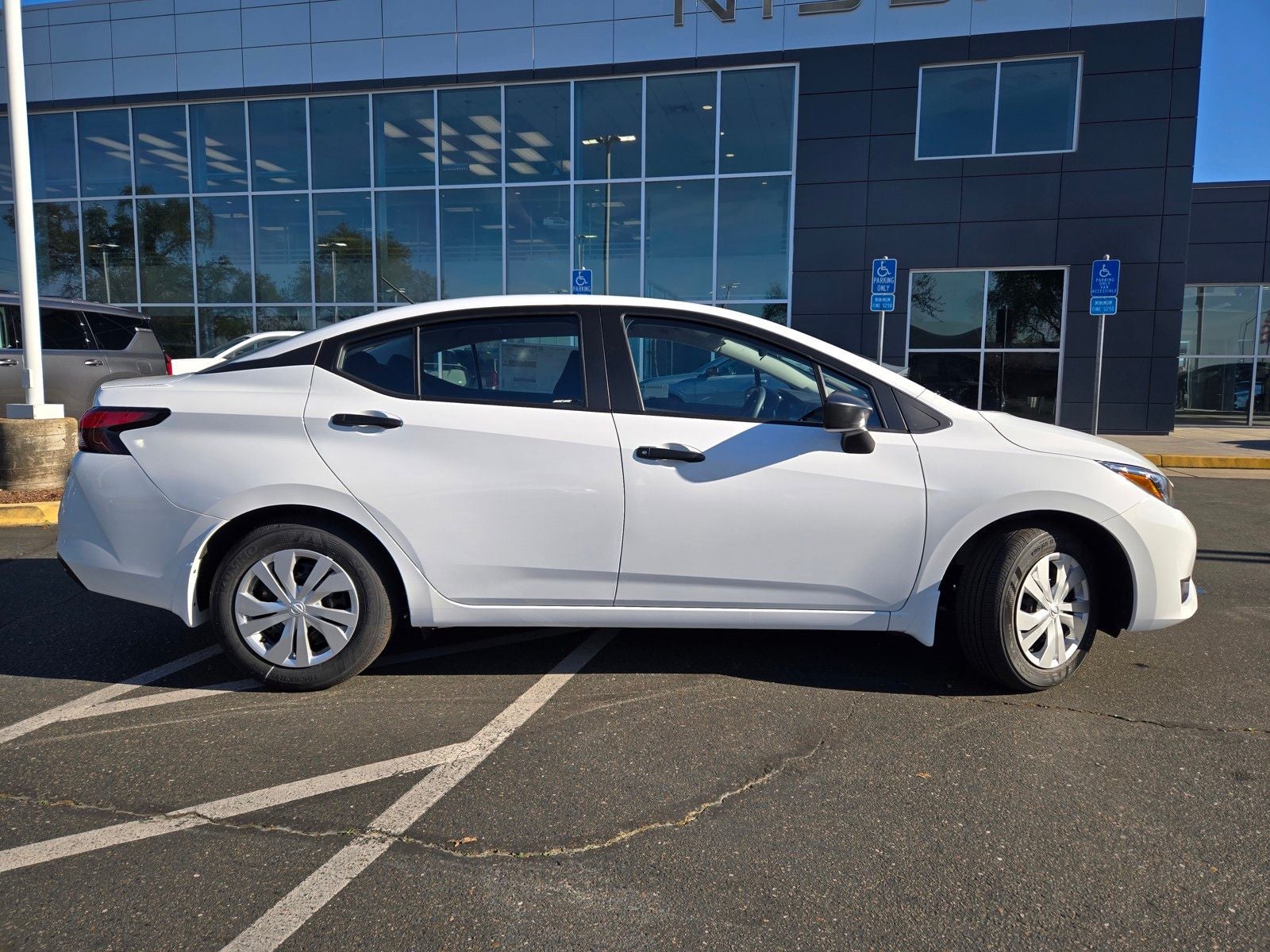 2025 Nissan Versa 1.6 S