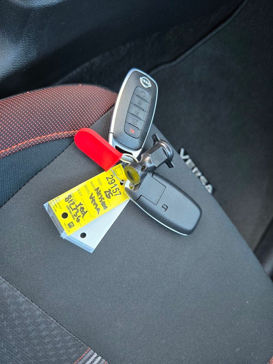 2025 Nissan Versa 1.6 SR