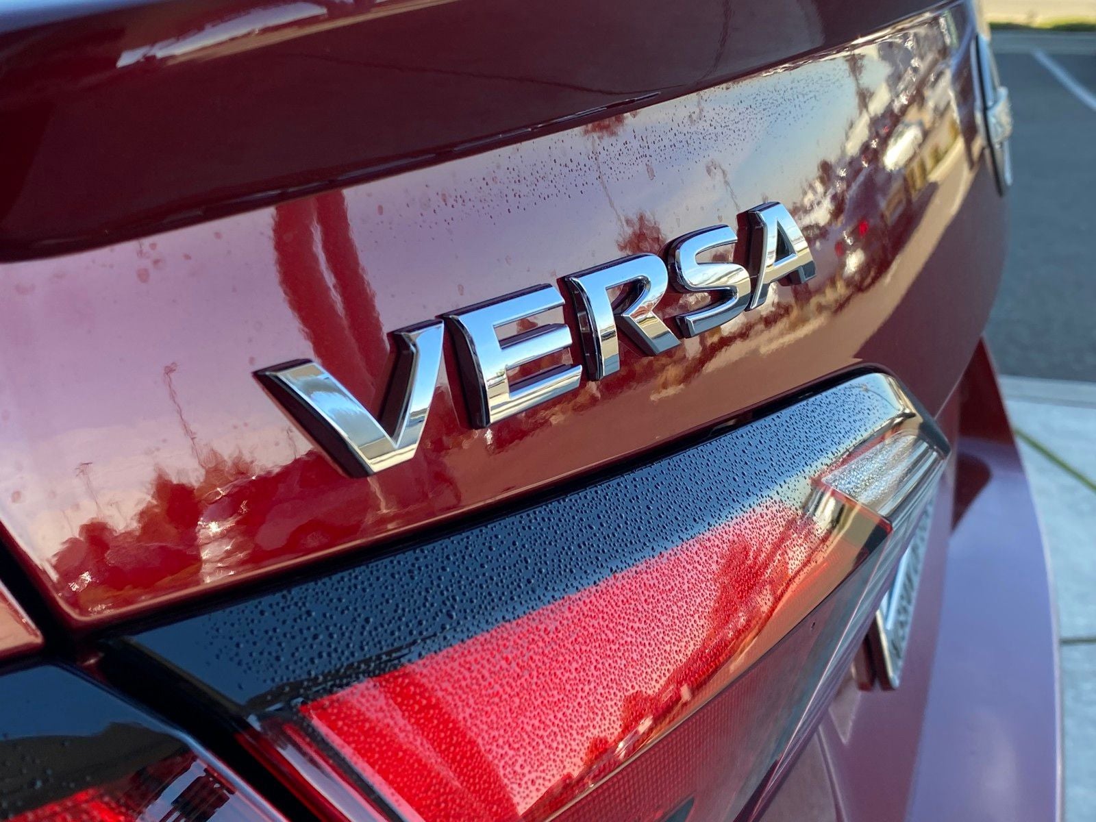 2025 Nissan Versa 1.6 SR