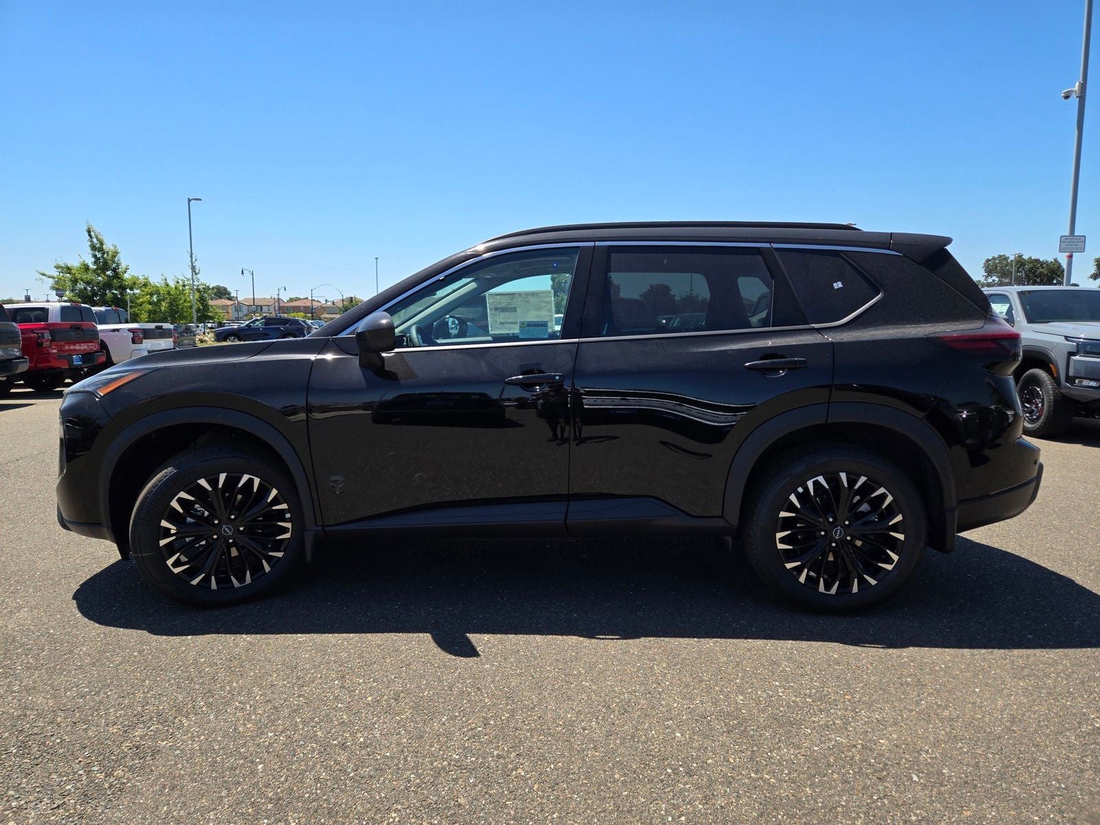 2026 Nissan Rogue Dark Armor