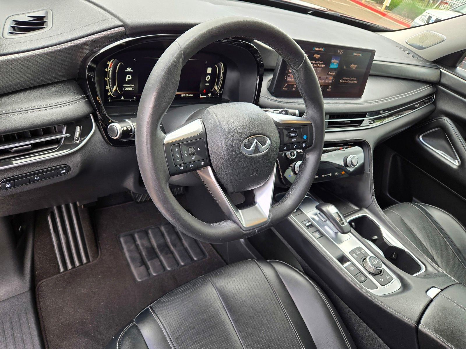 2023 INFINITI QX60 LUXE