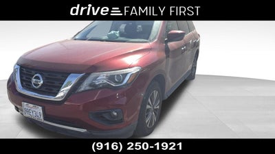 2019 Nissan Pathfinder SV