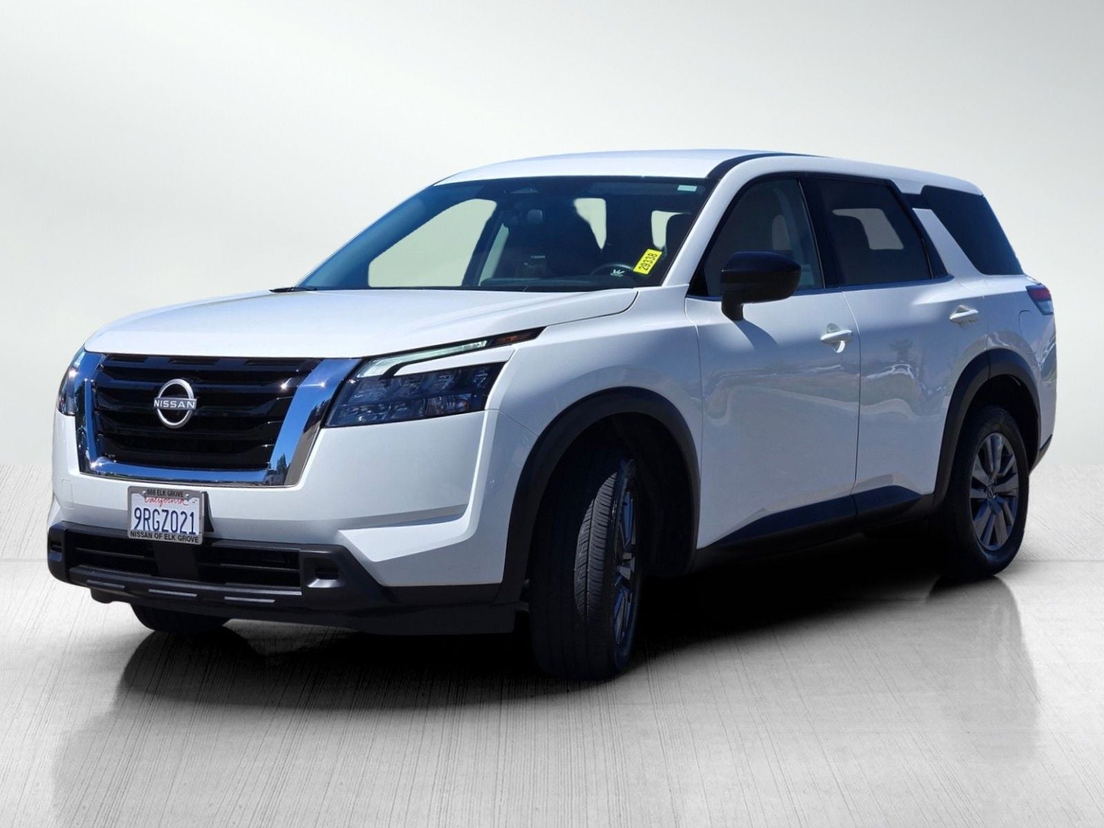 2025 Nissan Pathfinder S
