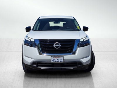 2025 Nissan Pathfinder S