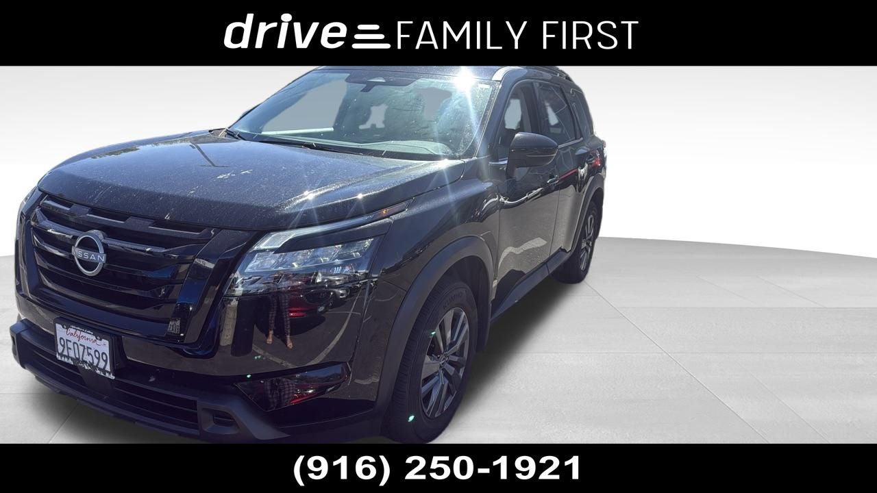 2023 Nissan Pathfinder SV