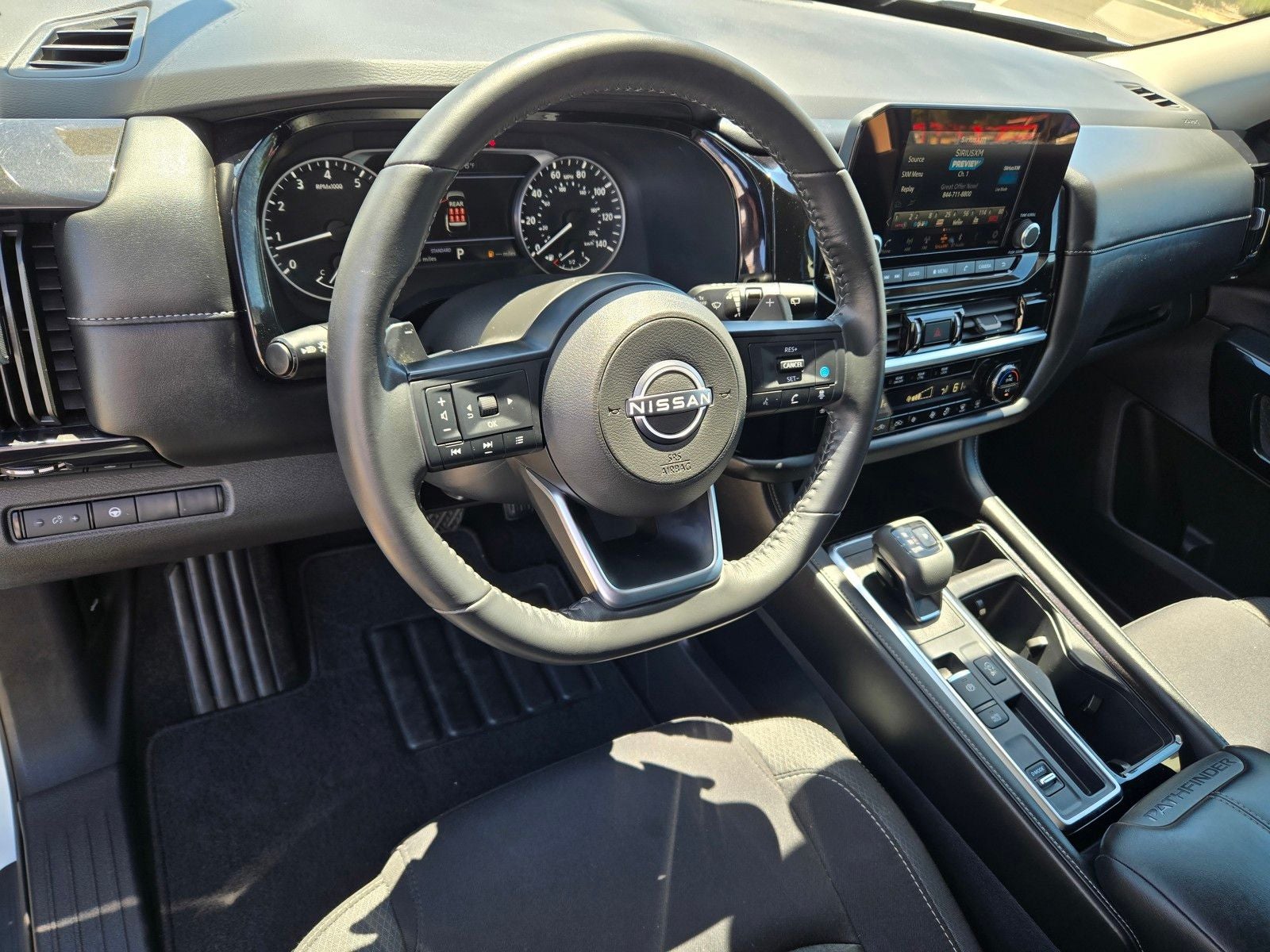 2024 Nissan Pathfinder SV