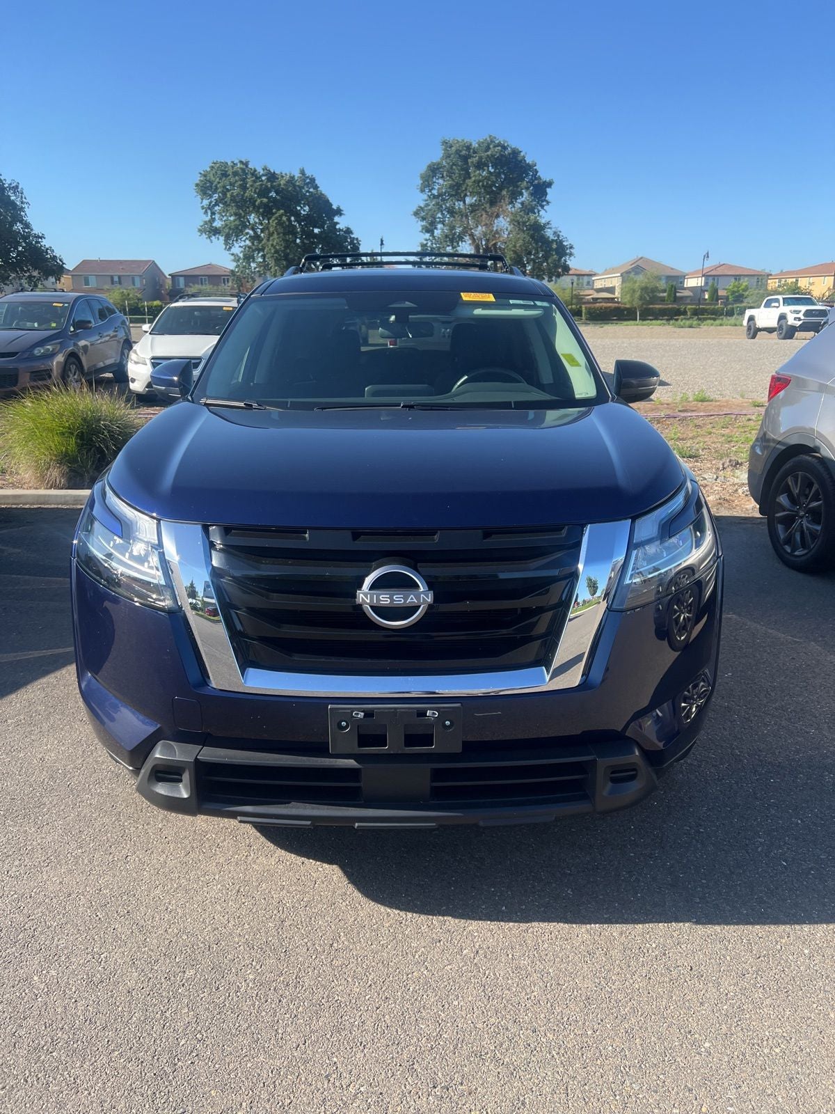 2022 Nissan Pathfinder SV