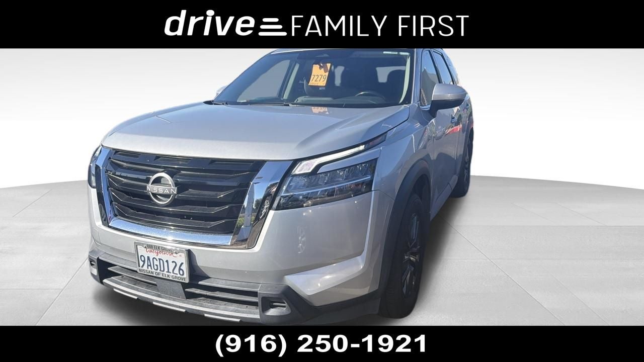 2022 Nissan Pathfinder SV