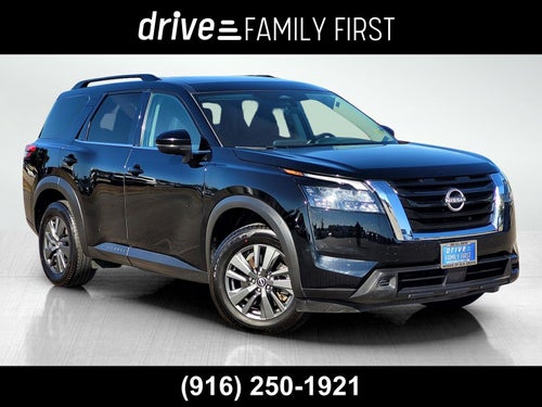 2023 Nissan Pathfinder SV