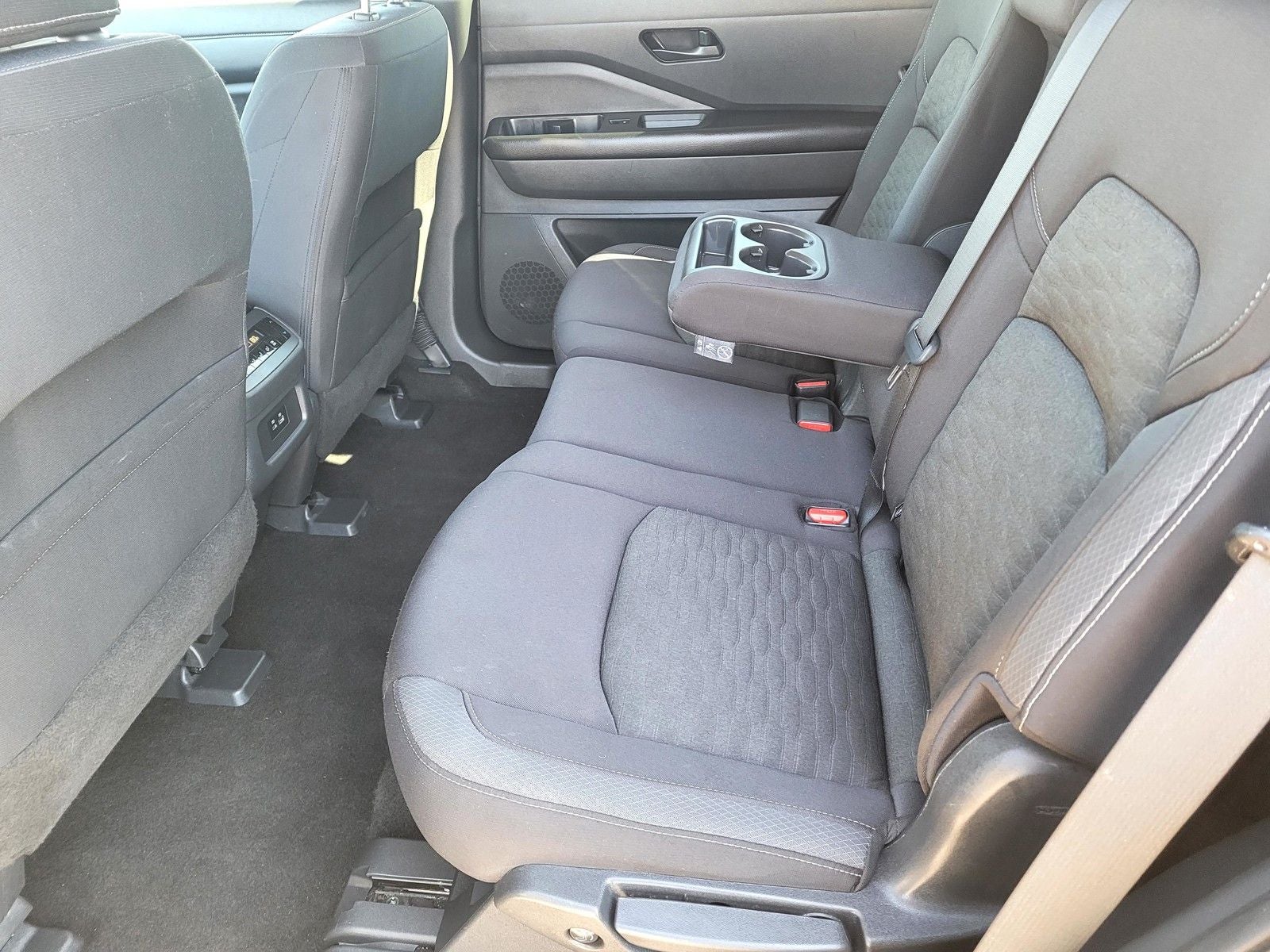 2023 Nissan Pathfinder SV
