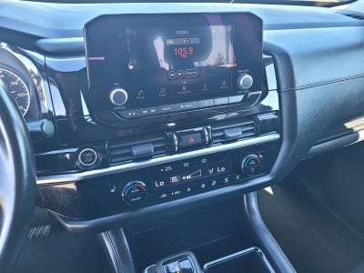 2023 Nissan Pathfinder SV