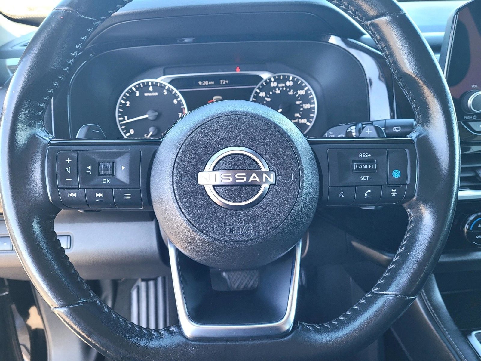 2023 Nissan Pathfinder SV