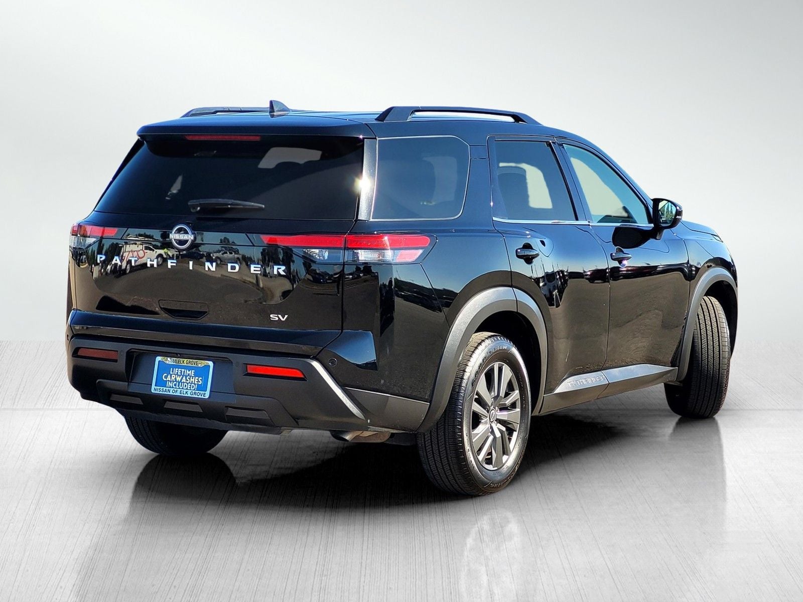 2023 Nissan Pathfinder SV