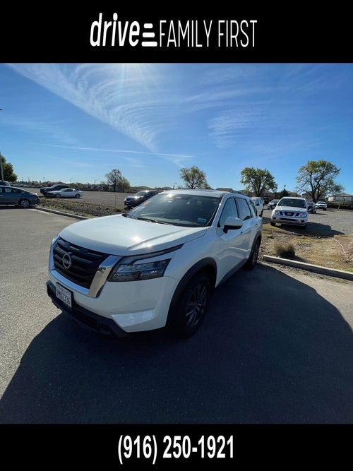 2024 Nissan Pathfinder SV