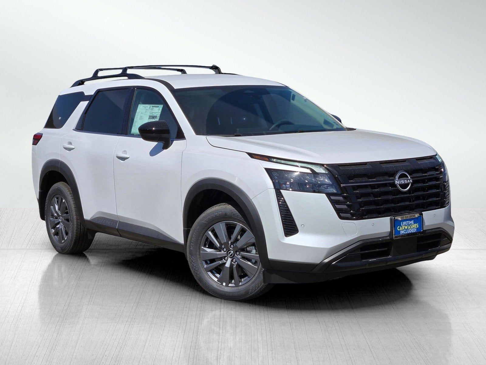 2026 Nissan Pathfinder SV