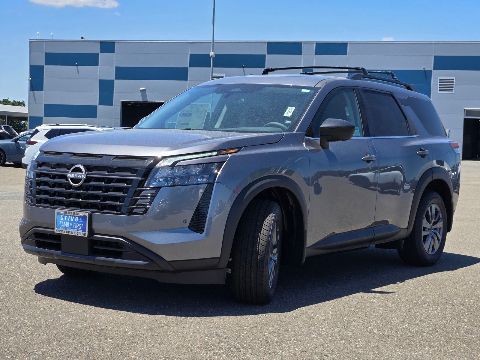 2026 Nissan Pathfinder SV