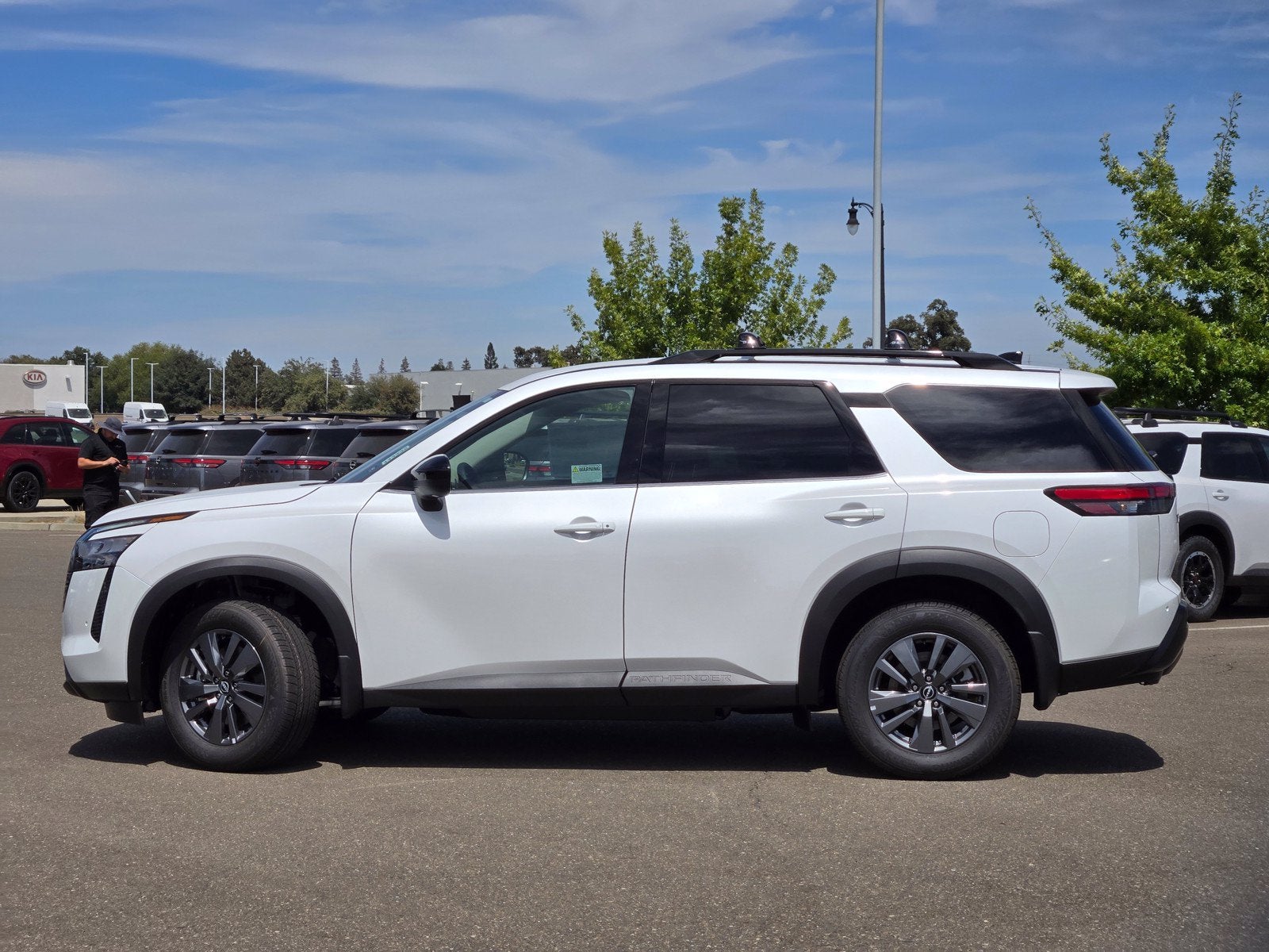 2026 Nissan Pathfinder SV