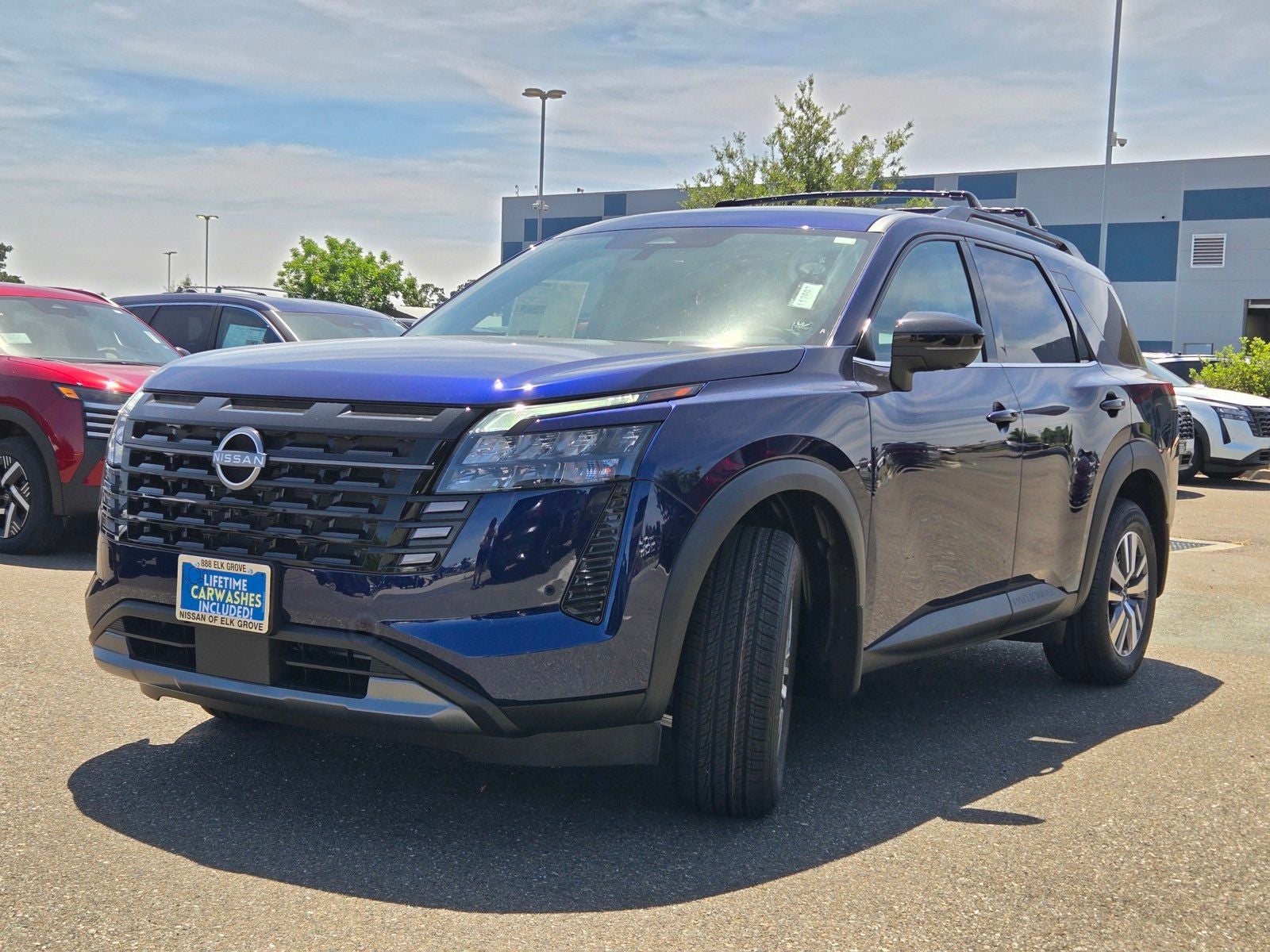 2026 Nissan Pathfinder SL