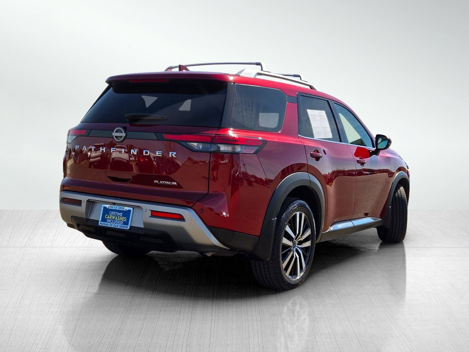 2023 Nissan Pathfinder Platinum