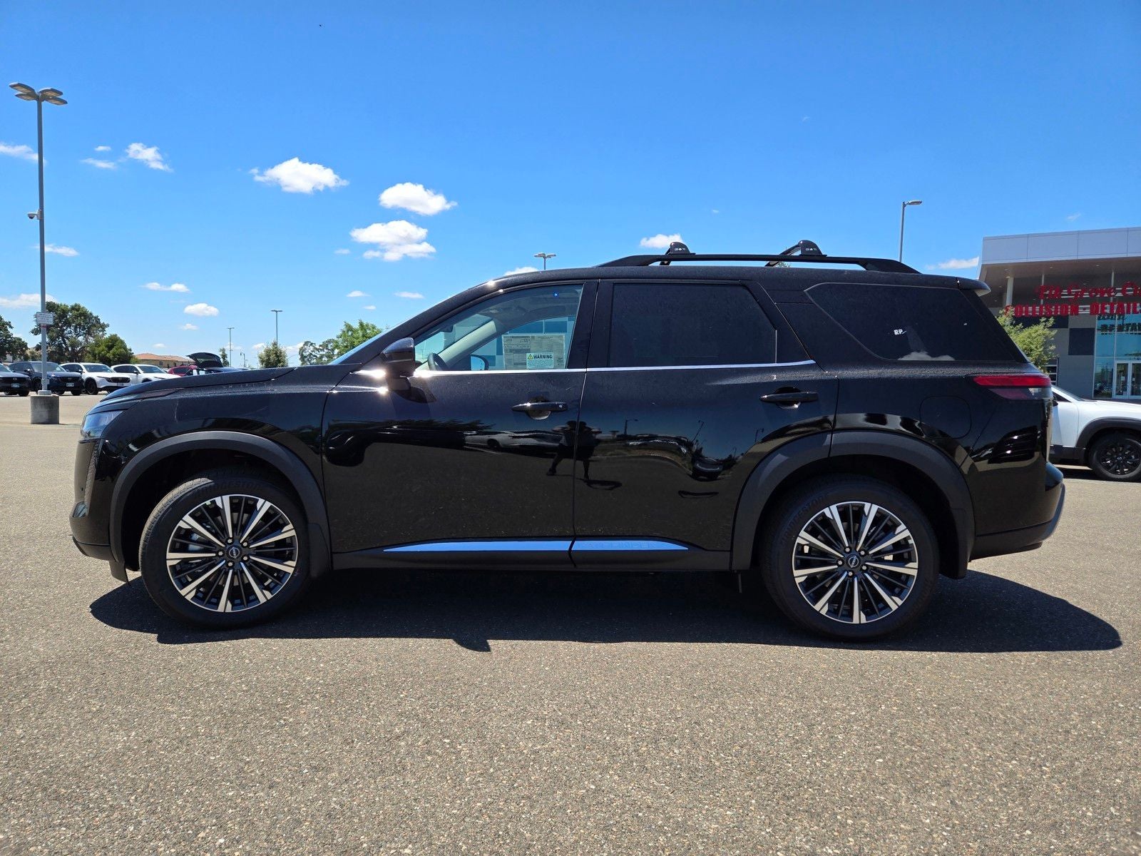 2026 Nissan Pathfinder Platinum