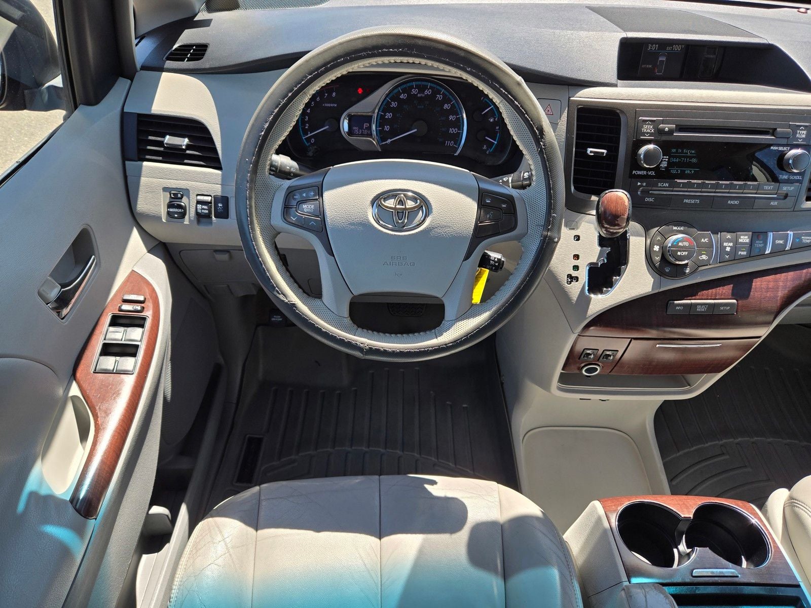2011 Toyota Sienna XLE